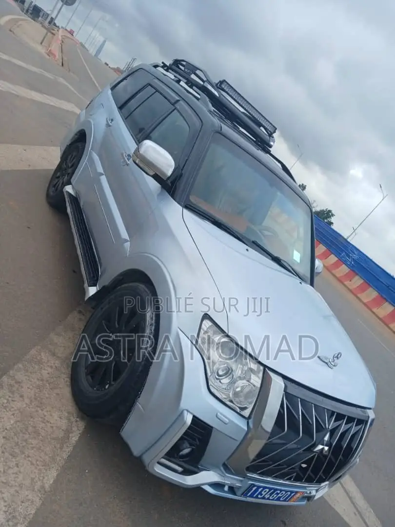 Mitsubishi Pajero 2014 Bleu