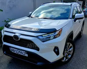 Toyota RAV4 2022 Blanc