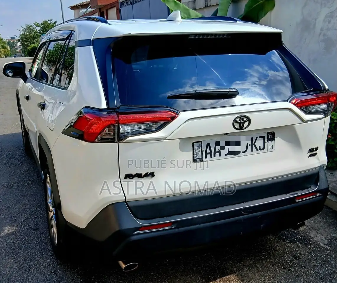 Toyota RAV4 2022 Blanc