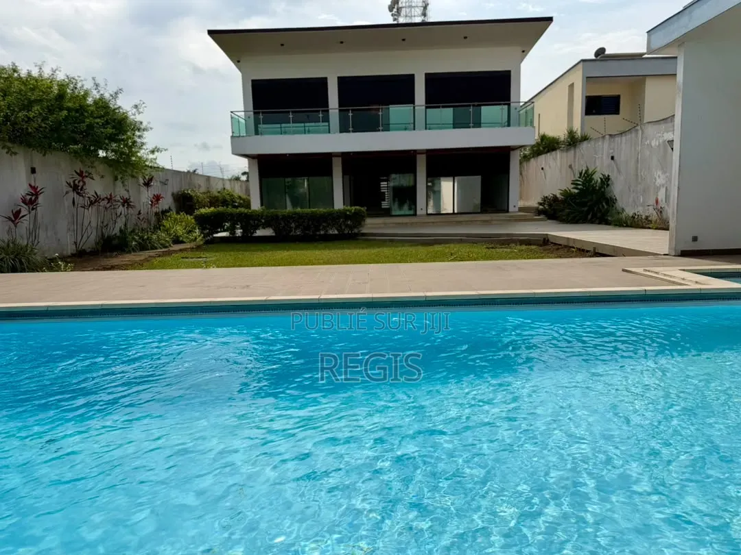 4chbre Villa dans Regis, Cocody à Louer
