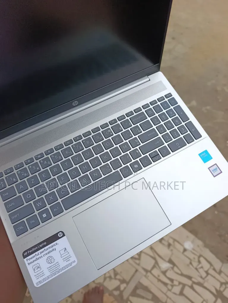 Nouveau HP Pavilion 15-eh0050wm 16GB Intel Core Ultra 5 SSD 1T
