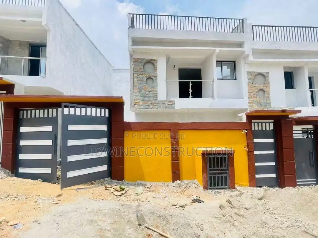4chbre Duplex dans Cocody à Vendre