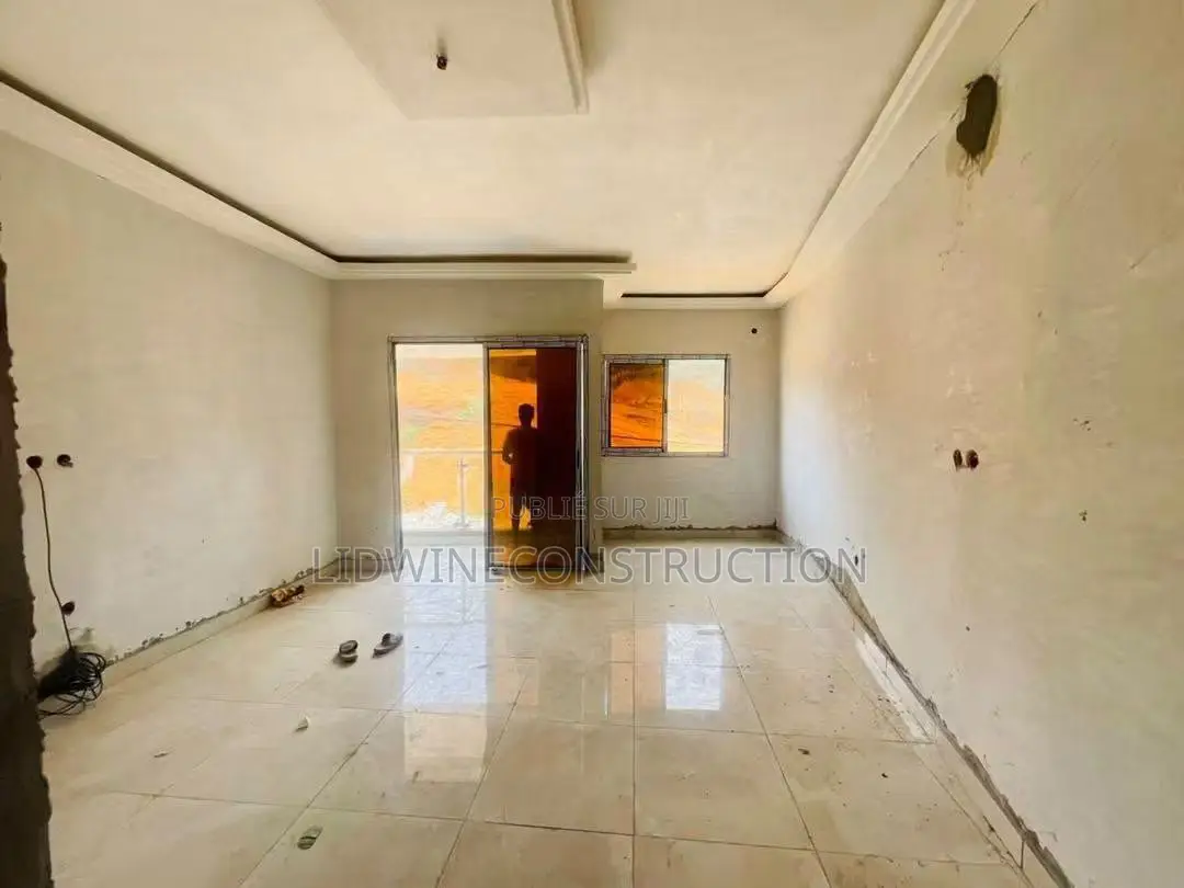 4chbre Duplex dans Cocody à Vendre