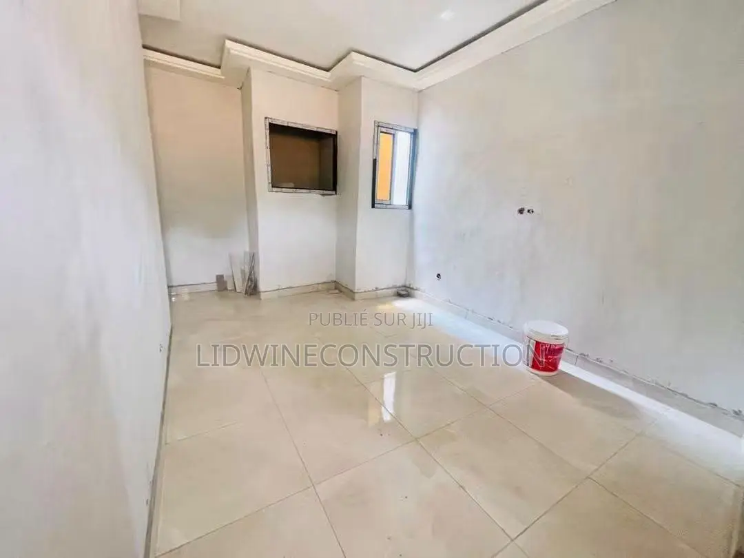 4chbre Duplex dans Cocody à Vendre