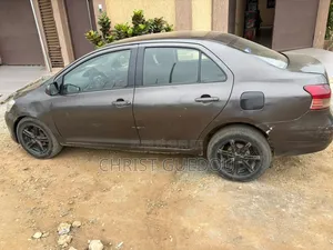 Toyota Yaris 2012