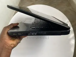 Ordinateur portable Dell Latitude 5410 8GB Intel Core i3 HDD+SSD 500GB