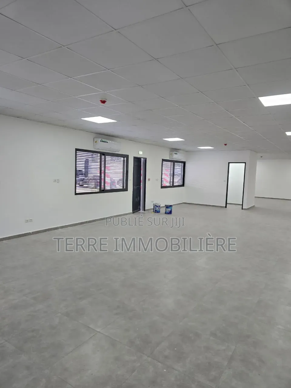 Immeuble À Louer