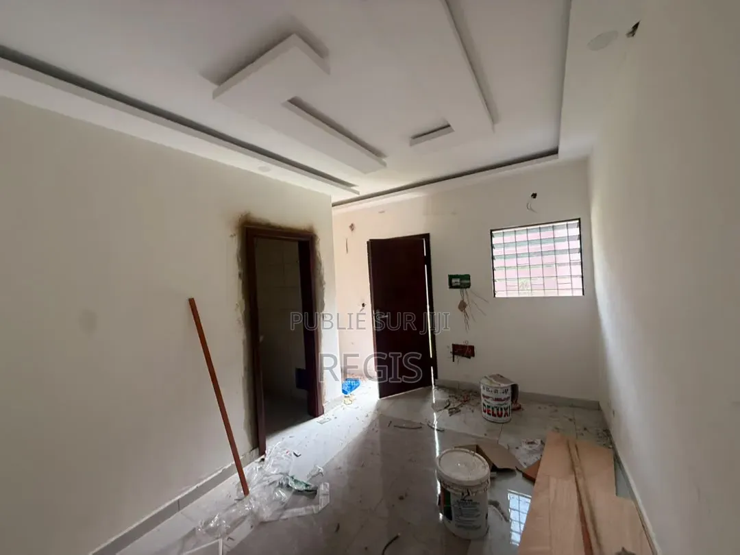 4chbre Duplex dans Regis, Cocody à Louer