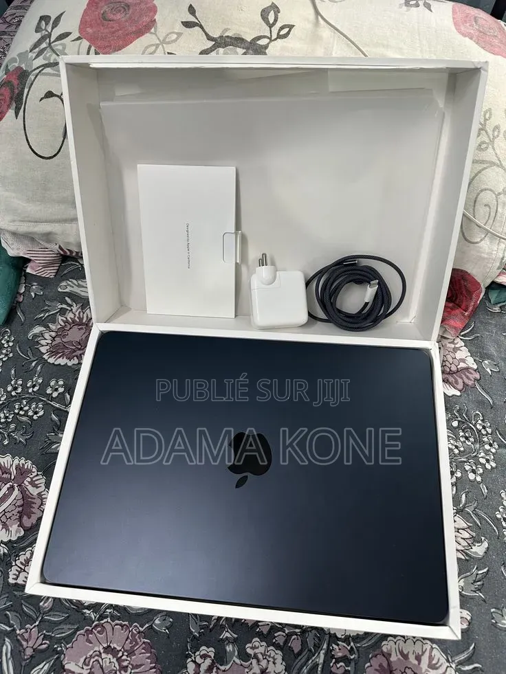 Nouveau Apple MacBook Air 2025 M4 32GB Intel Core i7 HDD 512GB