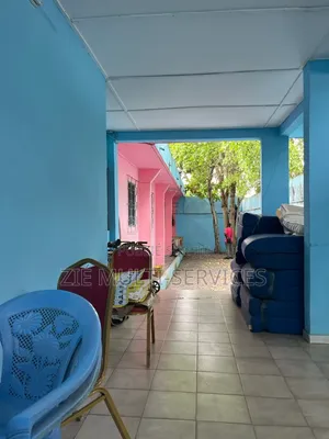Meublé 6chbre Villa dans Zié Multi-Services, Cocody à Vendre