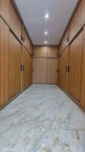 8chbre Duplex dans Zié Multi-Services, Cocody à Vendre
