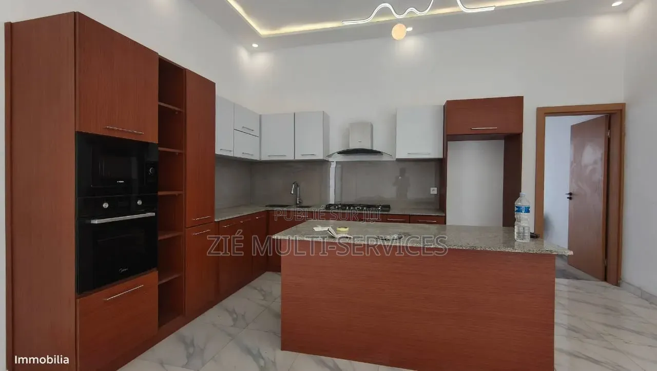 8chbre Duplex dans Zié Multi-Services, Cocody à Vendre