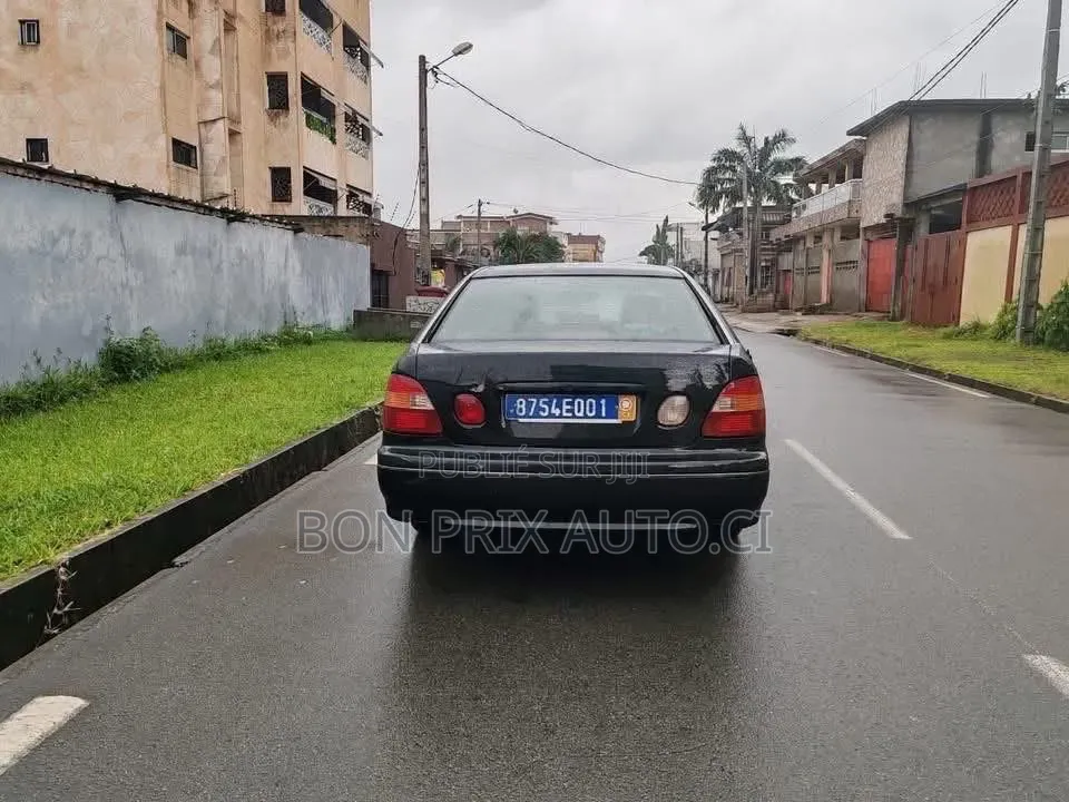 Lexus GS 300 1999 Noir