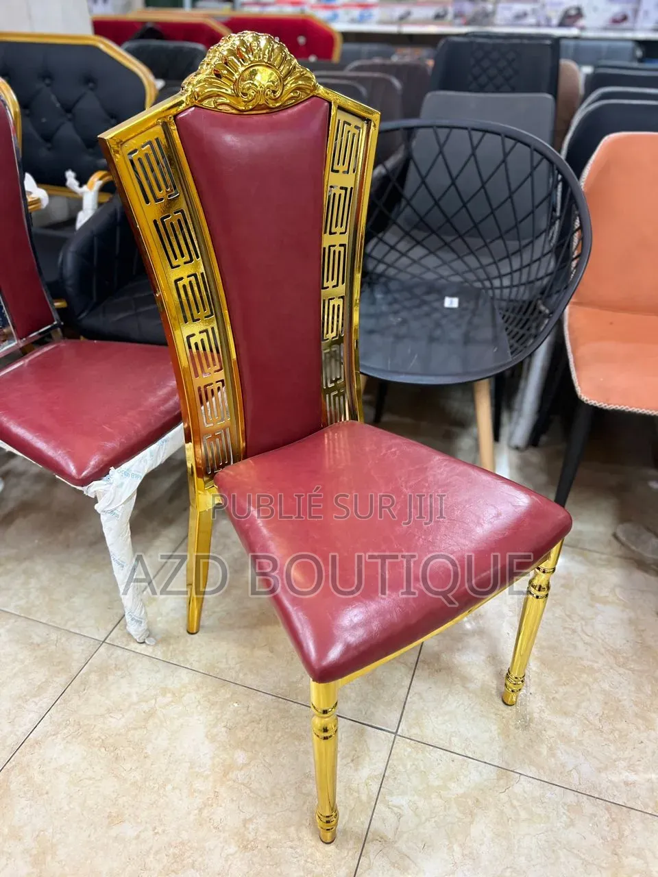Chaise en Métal Solide Et Élégante Pour Salle À Manger Ou Cérémonie