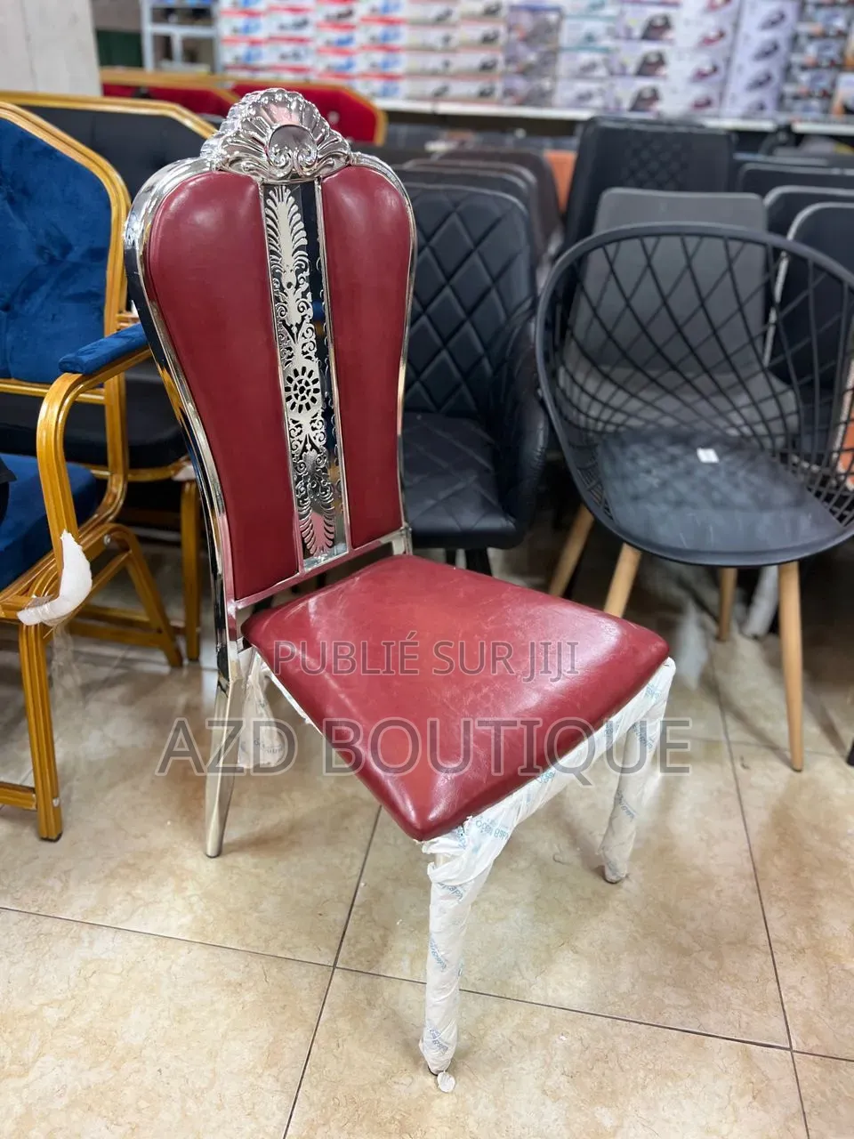 Chaise en Métal Solide Et Élégante Pour Salle À Manger Ou Cérémonie