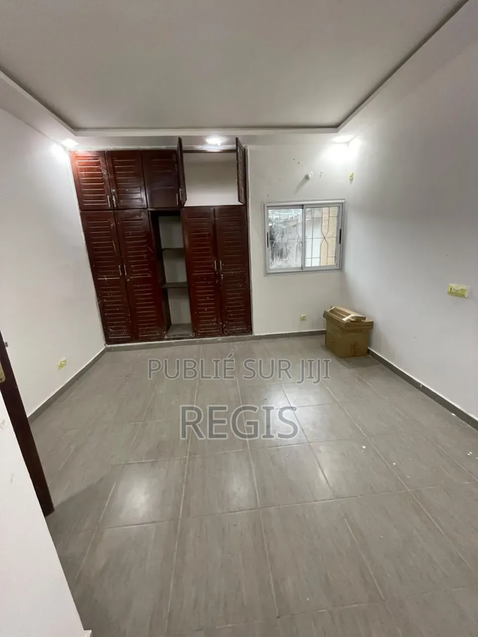 5chbre Duplex dans Regis, Cocody à Louer