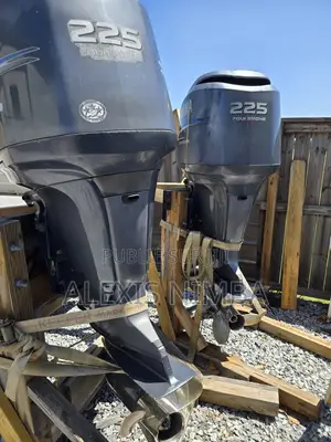 En Vente Deux Moteur Yamaha 225 Chevaux Importer Vendu Sans Accessoire