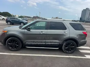 Ford Explorer 2014 Gris