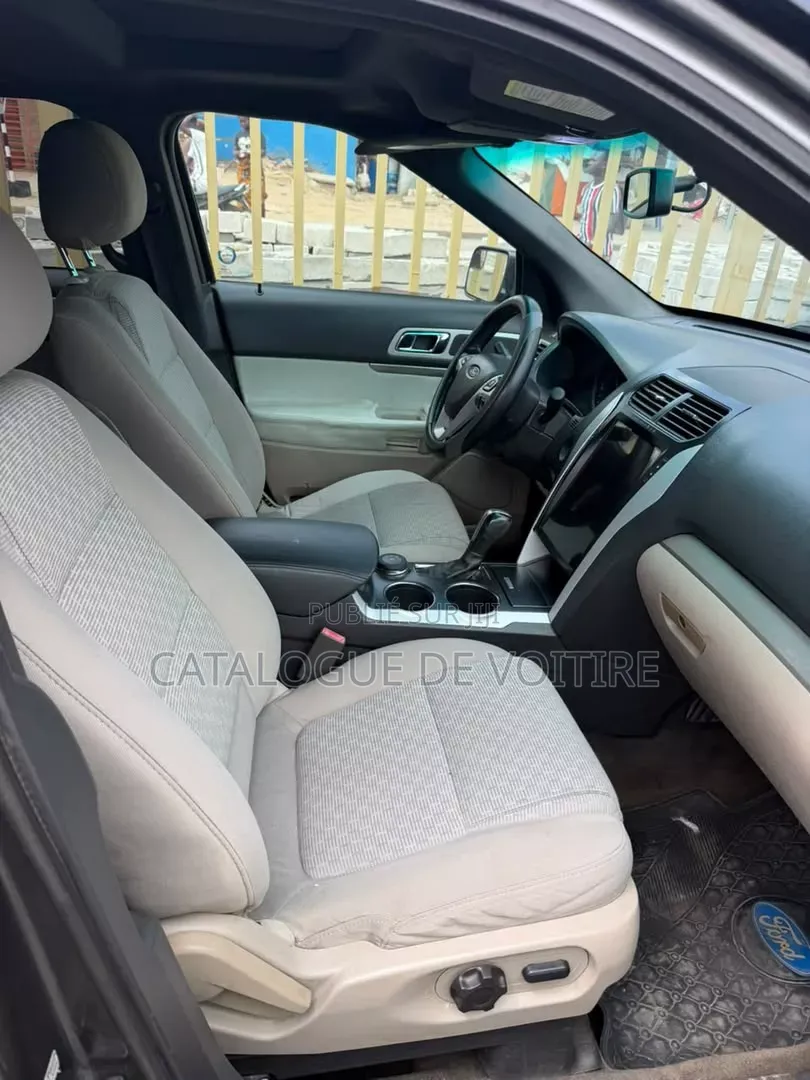 Ford Explorer 2014 Gris