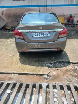 Suzuki Dzire 2023 Gris