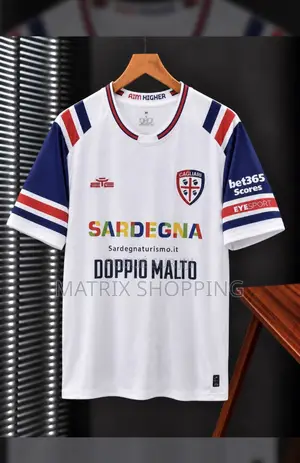 Maillots De Football Et Vêtements Tendance