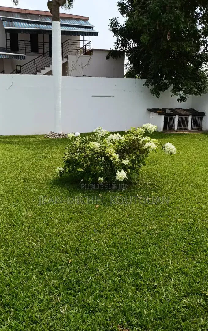 14chbre Duplex dans Cocody à Vendre