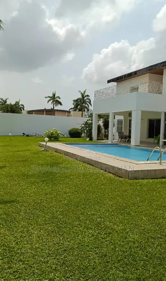 14chbre Duplex dans Cocody à Vendre