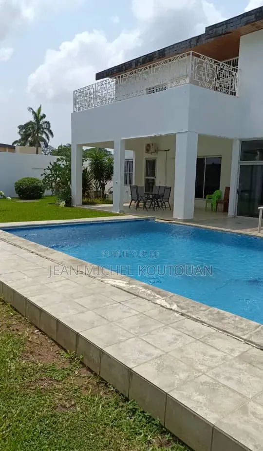 14chbre Duplex dans Cocody à Vendre