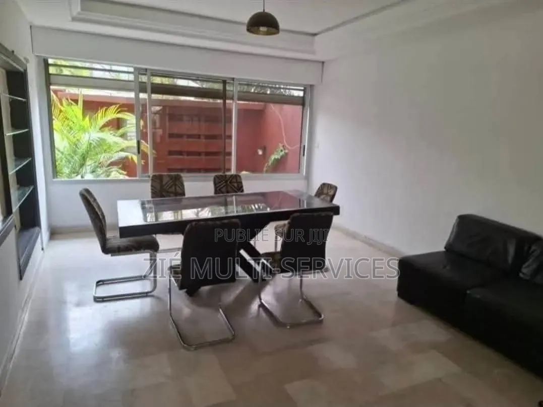 Meublé 9chbre Duplex dans Zié Multi-Services, Deux Plateaux à Vendre