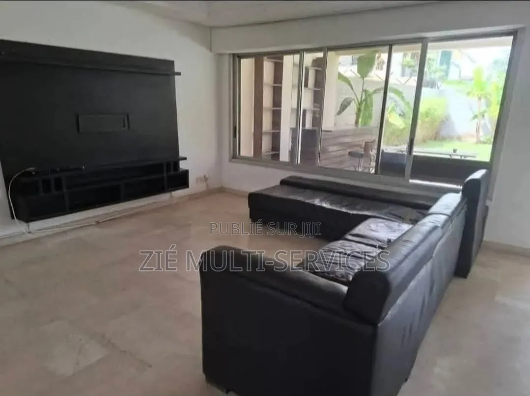 Meublé 9chbre Duplex dans Zié Multi-Services, Deux Plateaux à Vendre