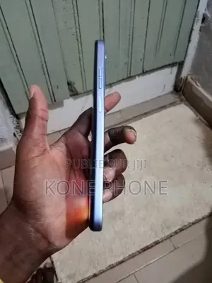 Nouveau Motorola Moto E15 64 GB Gris