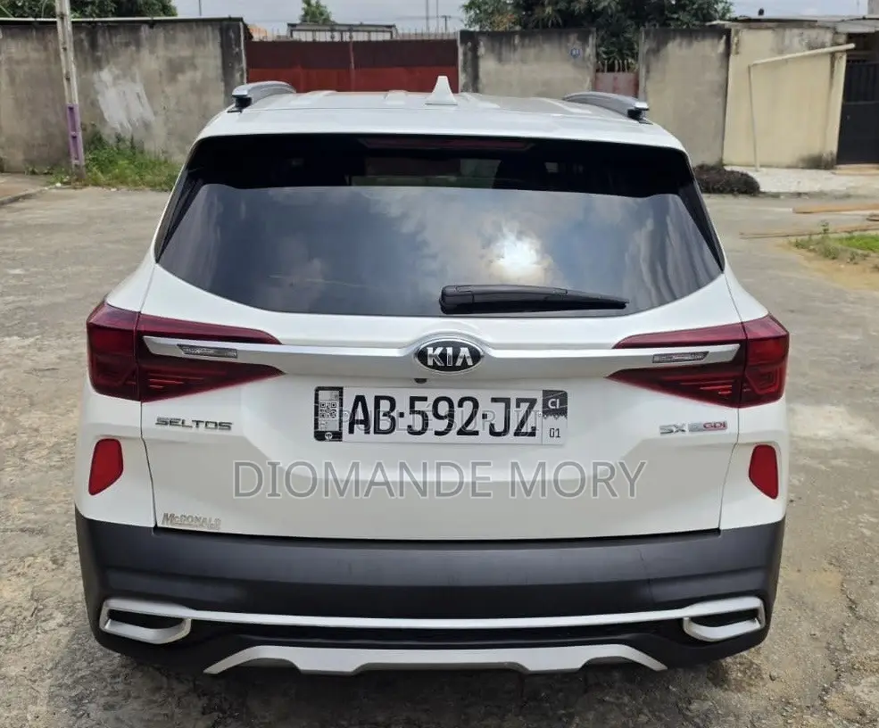 Kia Seltos 1.6 T-GDI 4WD 2021 Blanc