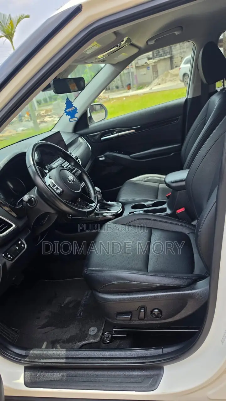 Kia Seltos 1.6 T-GDI 4WD 2021 Blanc