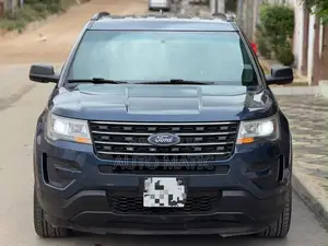Ford Explorer Limited AWD 2019 Gris