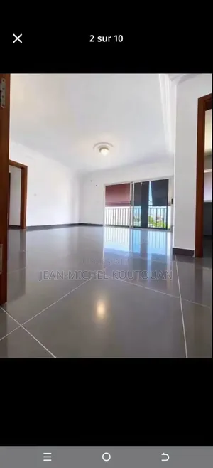 1chbre Appartement dans Cocody à Louer