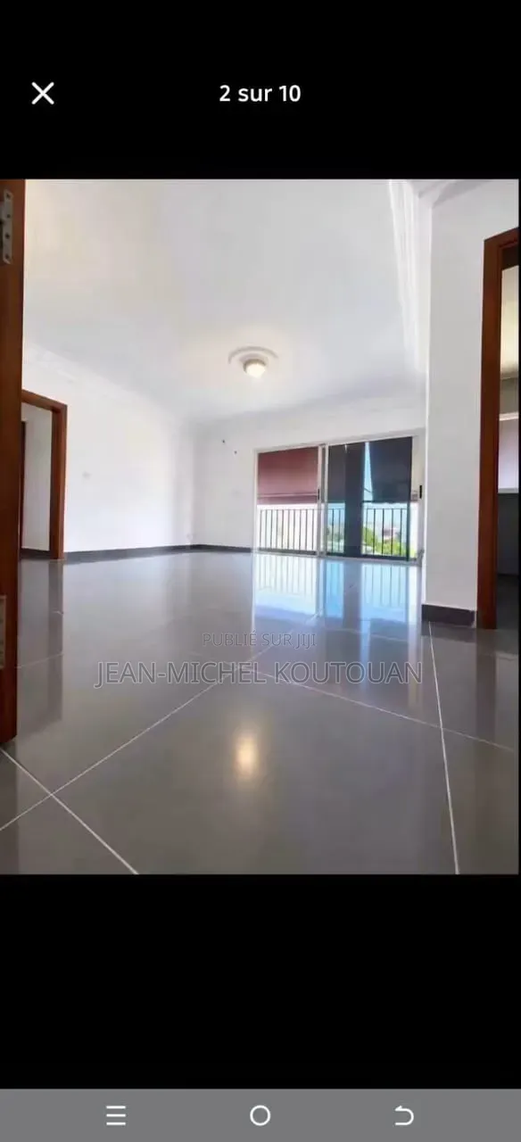 1chbre Appartement dans Cocody à Louer