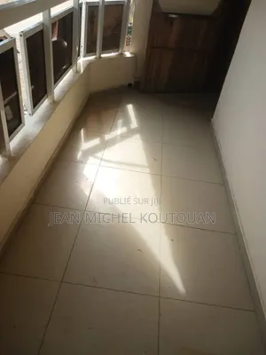 2chbre Appartement dans Cocody à Louer