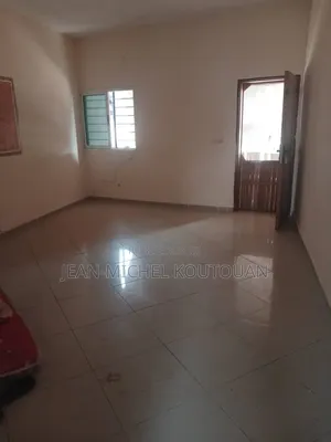 2chbre Appartement dans Cocody à Louer