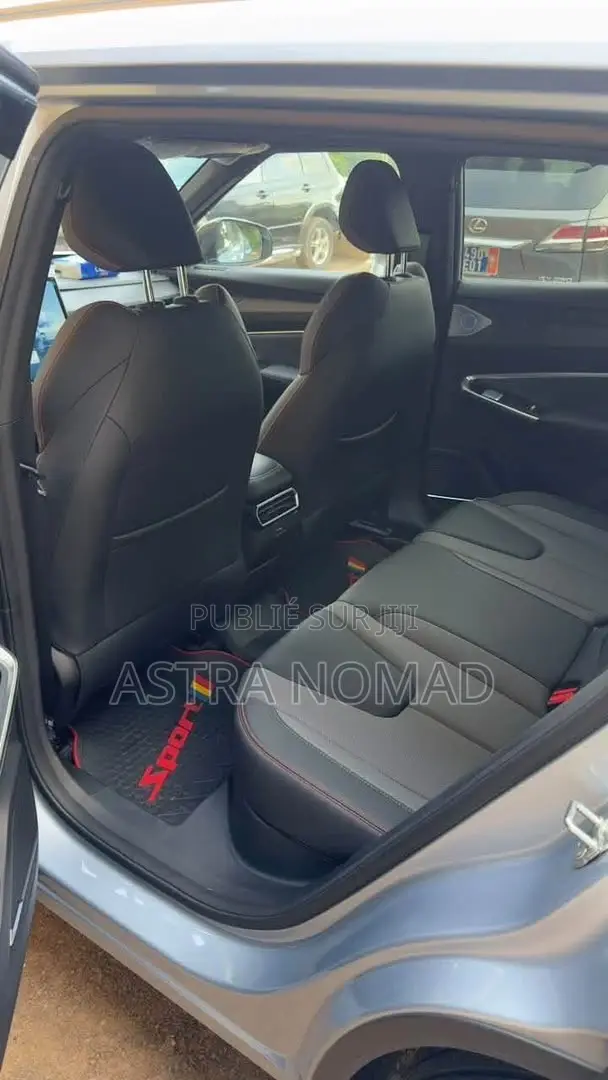 Geely Emgrand X7 2025 Gris