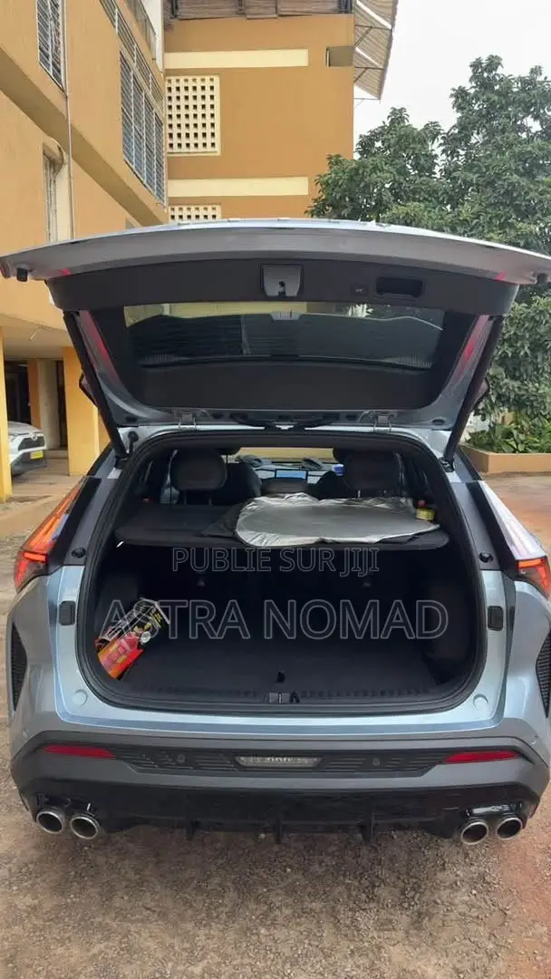 Geely Emgrand X7 2025 Gris