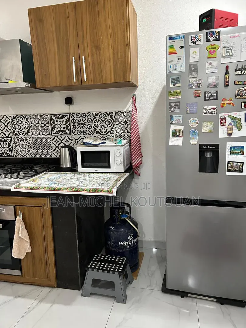 1chbre Appartement dans Cocody à Louer