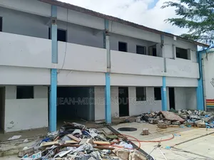 14chbre Blocs d'appartements dans Cocody à Vendre
