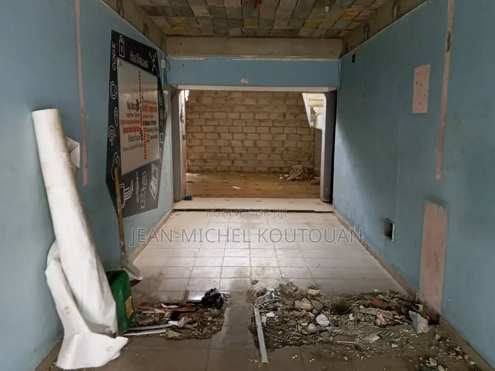 14chbre Blocs d'appartements dans Cocody à Vendre