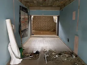14chbre Blocs d'appartements dans Cocody à Vendre