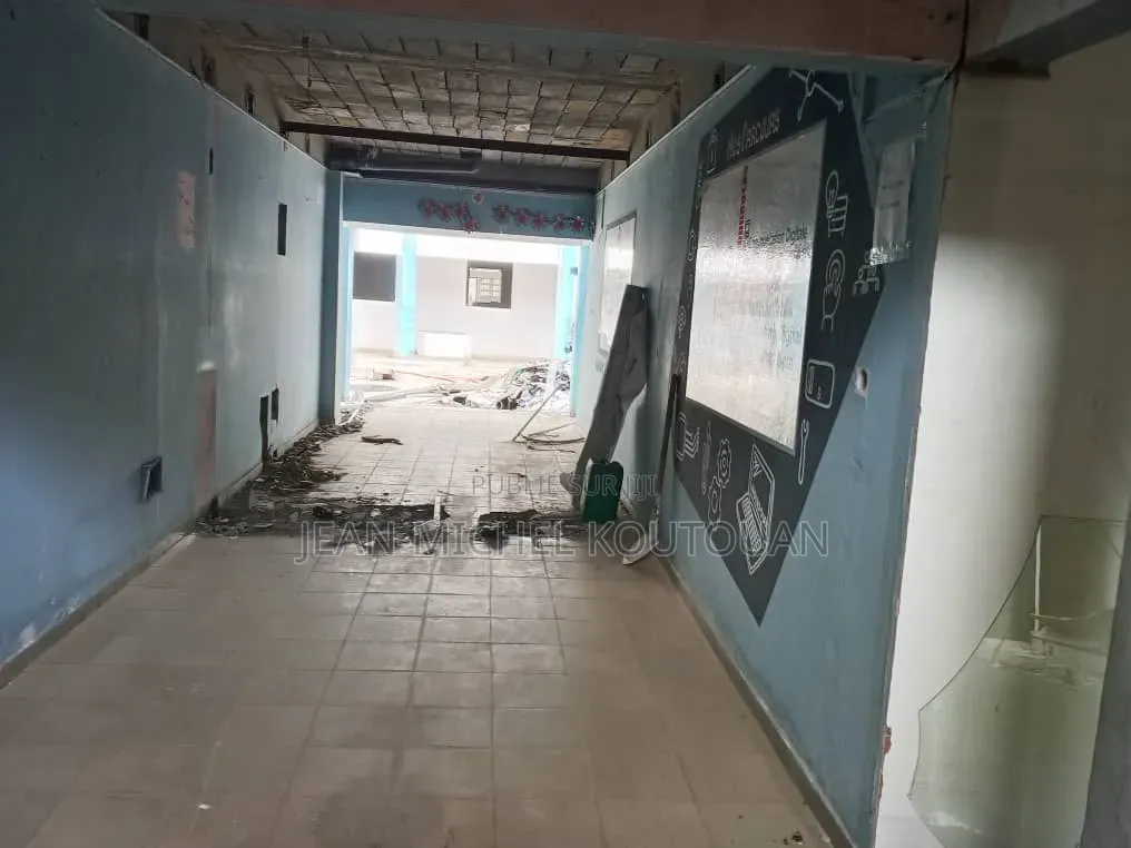 14chbre Blocs d'appartements dans Cocody à Vendre
