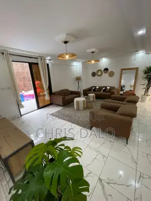 Meublé 4chbre Duplex dans Destinée, Cocody à Louer