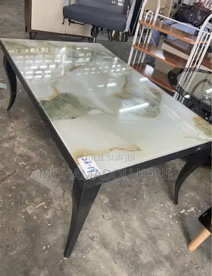 Table Centrale Importé Disponible
