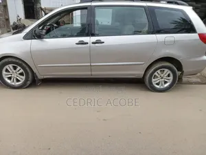 Toyota Sienna 2007 Gris