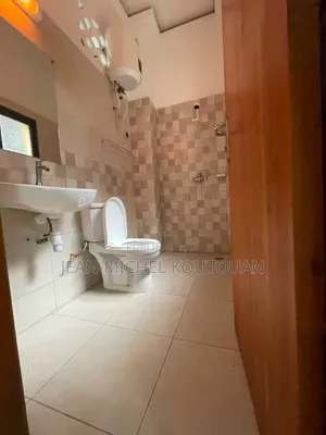 3chbre Appartement dans Cocody à Vendre