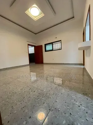 3chbre Appartement dans Cocody à Vendre